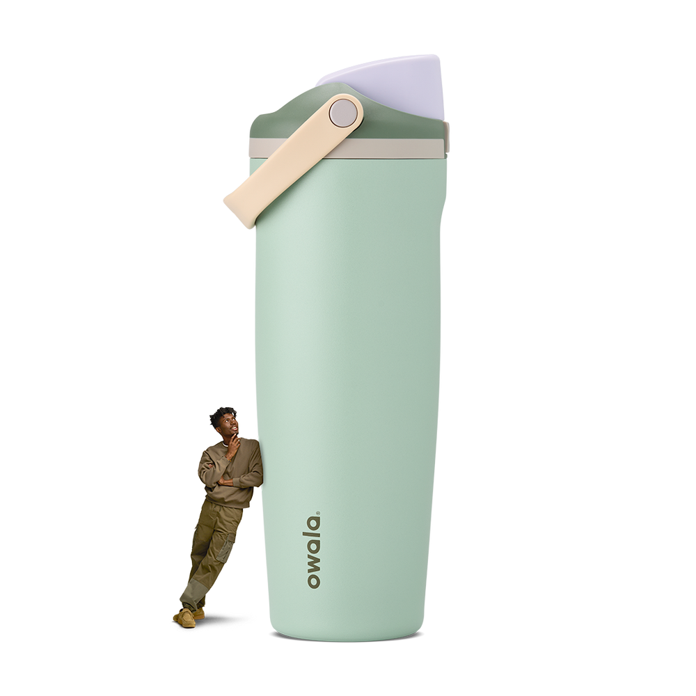 FreeSip Sway 32oz tumbler in Eucalyptus
